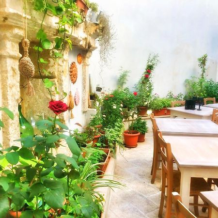 Bed and Breakfast Palazzo Salia à Lecce Extérieur photo