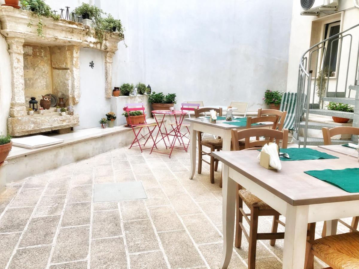 Bed and Breakfast Palazzo Salia à Lecce Extérieur photo
